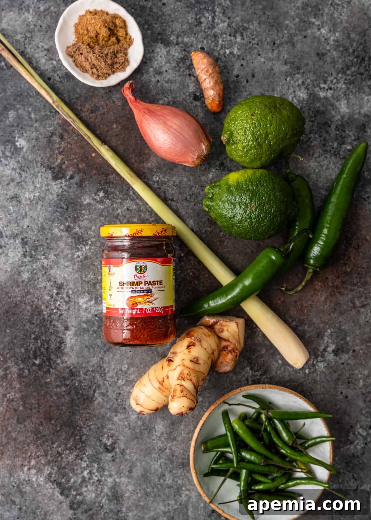 ingredients to make Thai Green Curry Paste