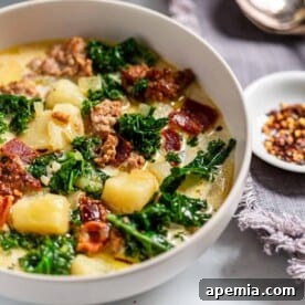 A bowl of Zuppa Toscana