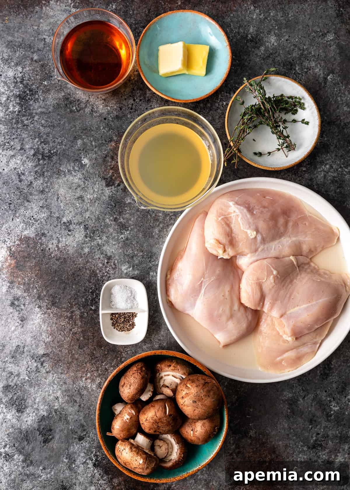 Rich and Creamy Marsala Chicken 4 ingredients to make Chicken Marsala