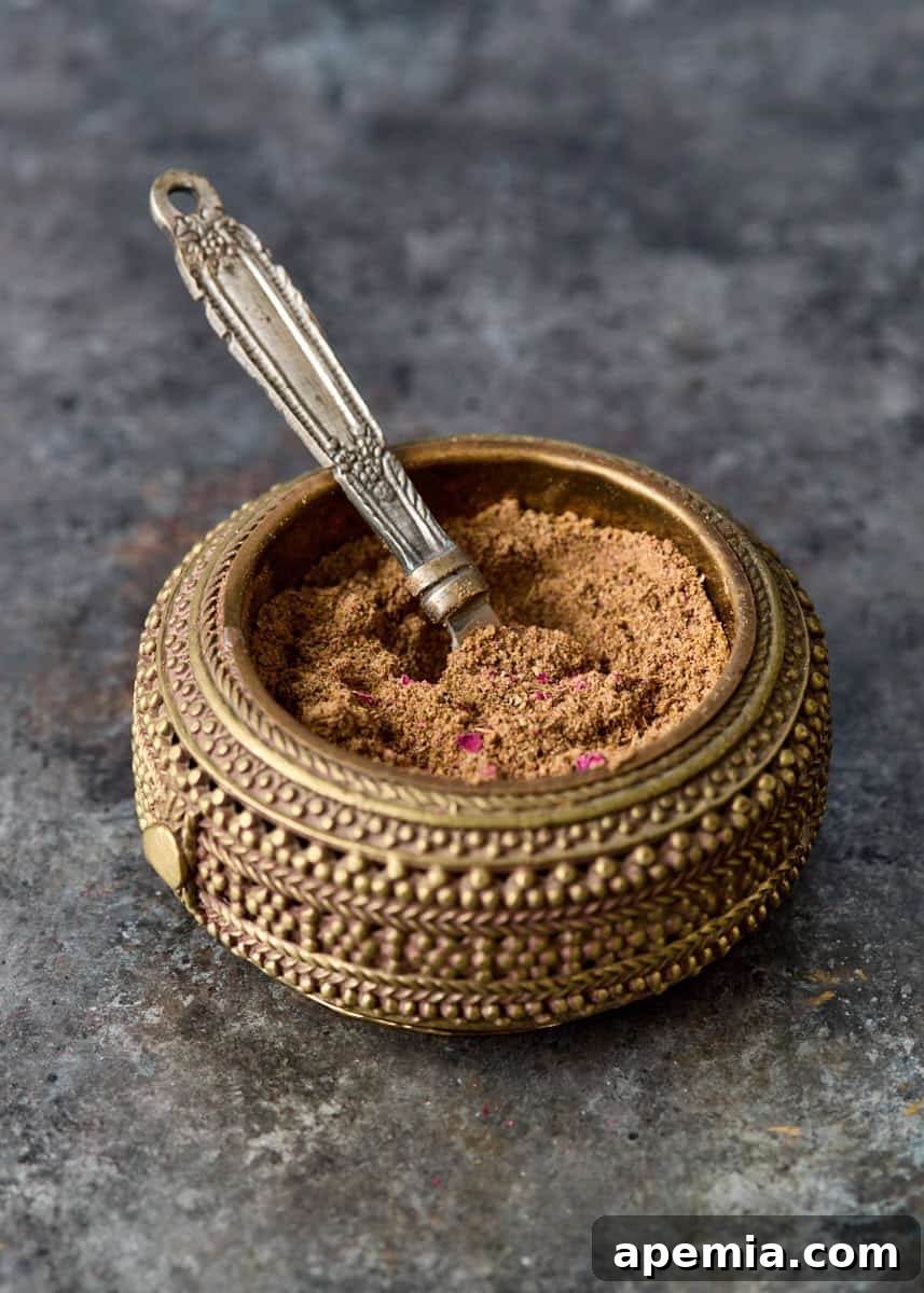 closeup side view: kamouneh spice blend in serving dish